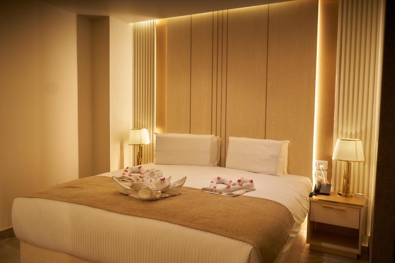 Gold'S Pyramids Hotel Al Kawm al Akhdar Exterior photo